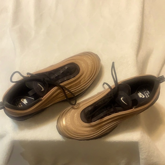 Women’s Nike Airmax 97 (like new….worn 2 times) - Picture 7 of 12